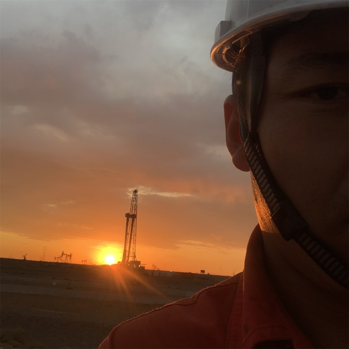 其實，現(xiàn)場也很美---我們是頂天立地的正通人